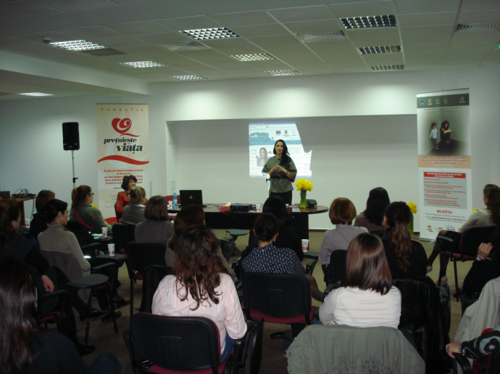 Despre Scoala Mamelor